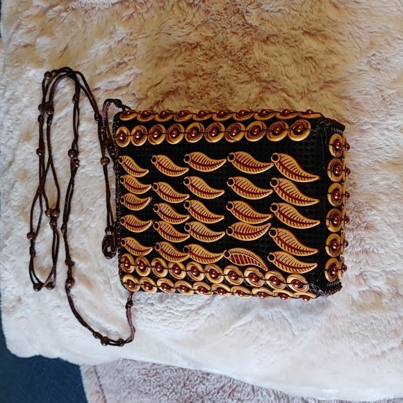 ISLAND CROSSBODY BAG - Picture 1 of 12